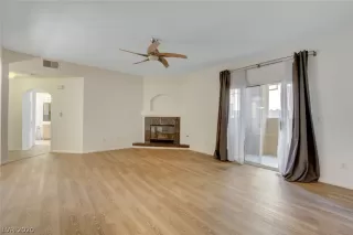 Photo #4: 2236722 Listing