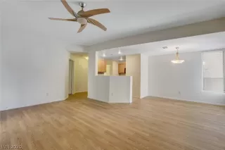 Photo #5: 2236722 Listing