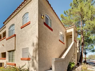 Photo #3: 2236738 Listing