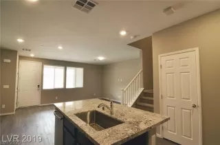 Photo #2: 2236740 Listing