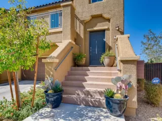 Photo #2: 2236741 Listing