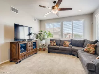 Photo #4: 2236741 Listing