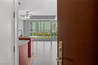 Photo #6: 2236744 Listing