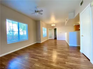 Photo #4: 2236756 Listing