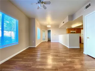 Photo #5: 2236756 Listing