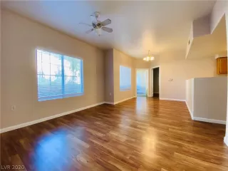 Photo #6: 2236756 Listing