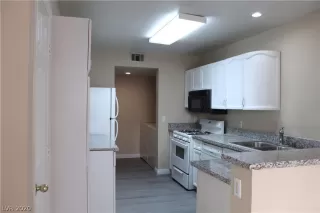 Photo #3: 2236773 Listing