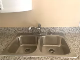 Photo #5: 2236773 Listing