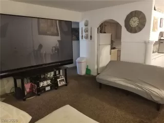 Photo #4: 2236797 Listing