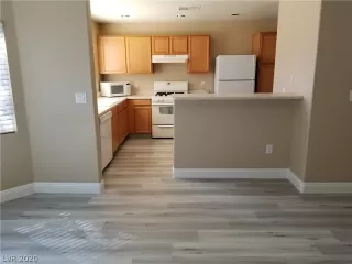 Photo #2: 2236832 Listing