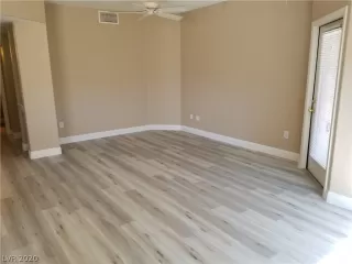 Photo #6: 2236832 Listing