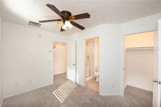 Photo #6: 2236837 Listing