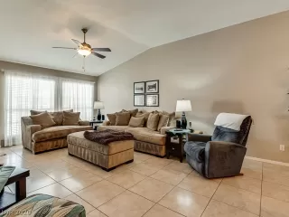 Photo #3: 2236838 Listing 