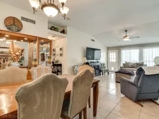 Photo #6: 2236838 Listing 