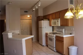 Photo #5: 2236888 Listing 