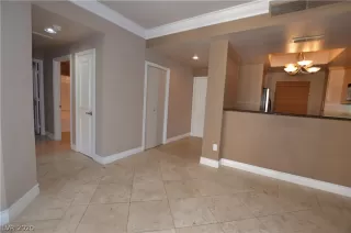 Photo #5: 2236952 Listing