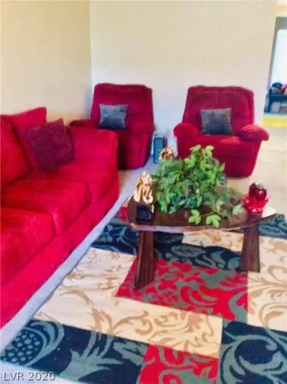 Photo #4: 2236969 Listing