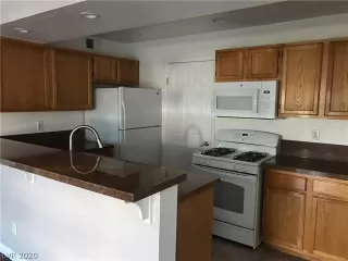 Photo #5: 2237069 Listing 