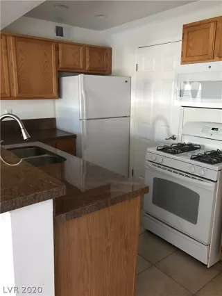 Photo #6: 2237069 Listing 