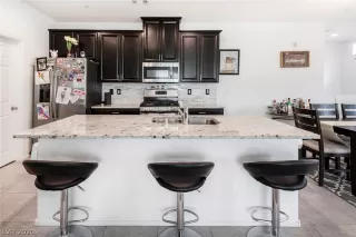 Photo #5: 2237090 Listing 