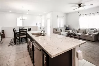Photo #6: 2237090 Listing 
