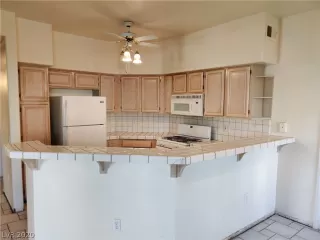 Photo #1: 2237189 Listing