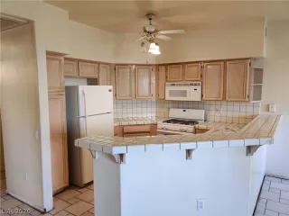 Photo #5: 2237189 Listing