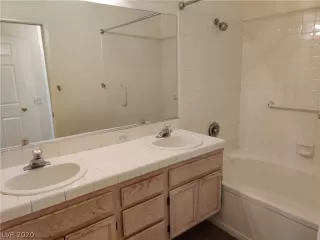 Photo #6: 2237189 Listing