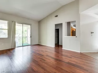 Photo #2: 2237194 Listing