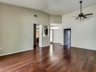 Photo #3: 2237194 Listing