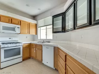 Photo #5: 2237194 Listing