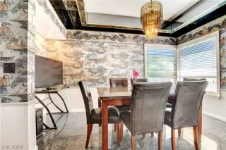 Photo #5: 2237207 Listing