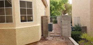 Photo #4: 2237295 Listing