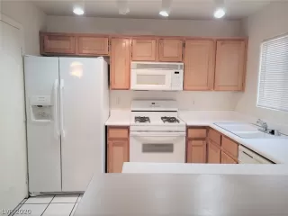 Photo #3: 2237408 Listing