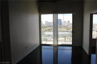 Photo #5: 2237455 Listing 