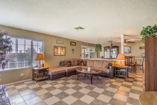 Photo #4: 2237489 Listing