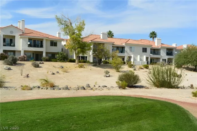 MLS: 2237492 Condo For Sale