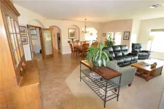 Photo #4: 2237492 Listing