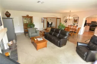 Photo #6: 2237492 Listing