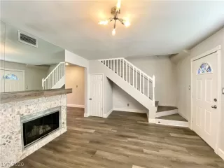 Photo #2: 2237500 Listing