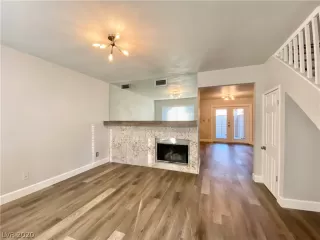 Photo #3: 2237500 Listing