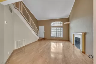 Photo #1: 2237605 Listing