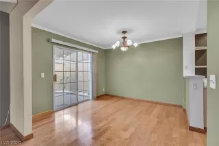 Photo #3: 2237605 Listing