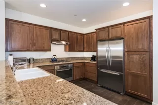 Photo #1: 2237628 Listing