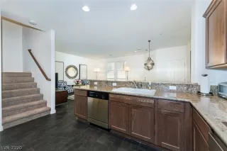 Photo #2: 2237628 Listing