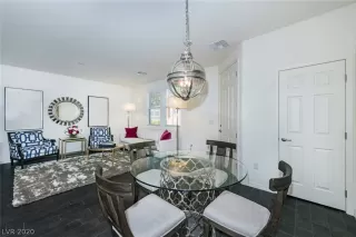 Photo #3: 2237628 Listing