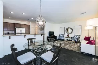 Photo #5: 2237628 Listing