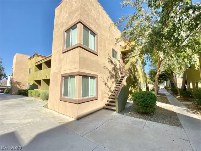 MLS: 2237632 Condo For Sale