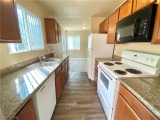 Photo #3: 2237632 Listing 