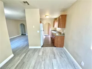 Photo #5: 2237632 Listing 